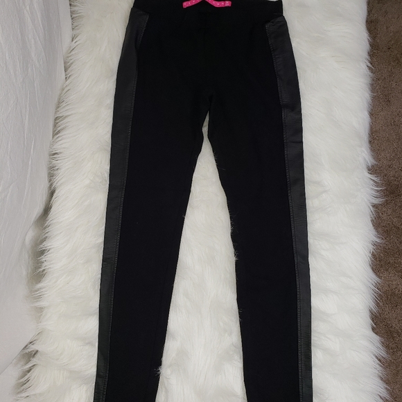 Black trimmed with leather stretch pants - Picture 2 of 3